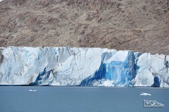 A imponente parede de gelo do glaciar Viedma, no Parque Nacional Los Glaciares, região de El Chaltén, no sul da Argentina